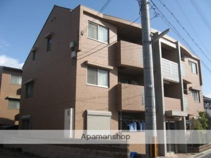 兵庫県西宮市高木西町 3階建