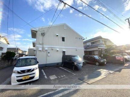 和歌山県和歌山市秋月 2階建