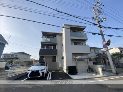 和歌山県和歌山市秋月 3階建