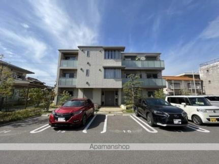 シャーメゾンＮＡＮＲＹＵ　Ｃ 3階建