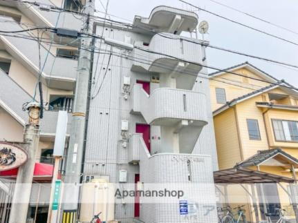 愛媛県松山市紅葉町 4階建