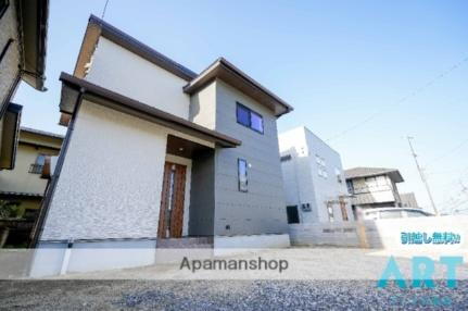 愛媛県東温市田窪 2階建 