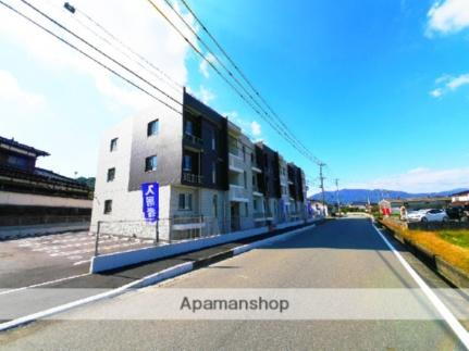 福岡県飯塚市平恒 賃貸マンション