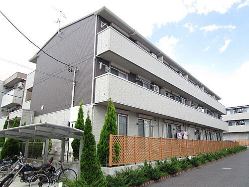神奈川県厚木市愛甲４丁目 3階建