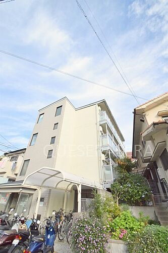 大阪府吹田市山手町３丁目 4階建
