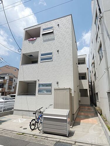 兵庫県尼崎市杭瀬本町２丁目 3階建 築8年4ヶ月