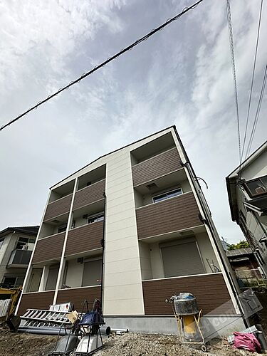 大阪府泉大津市豊中 3階建