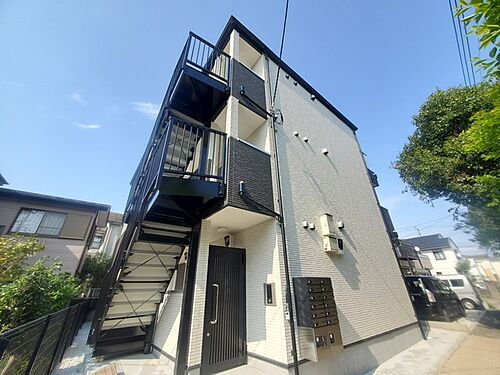 神奈川県座間市座間１丁目 3階建
