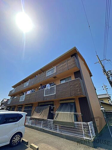 大阪府岸和田市別所町３丁目 3階建