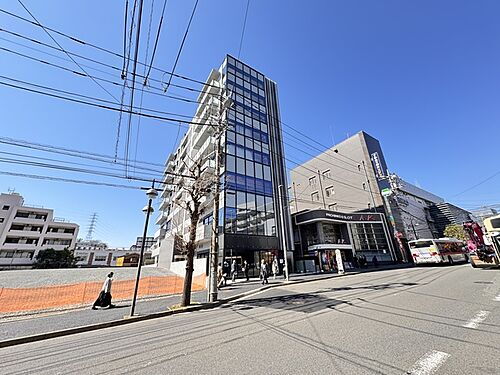 神奈川県横浜市青葉区榎が丘 8階建
