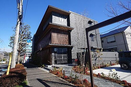 シュエット 3階建