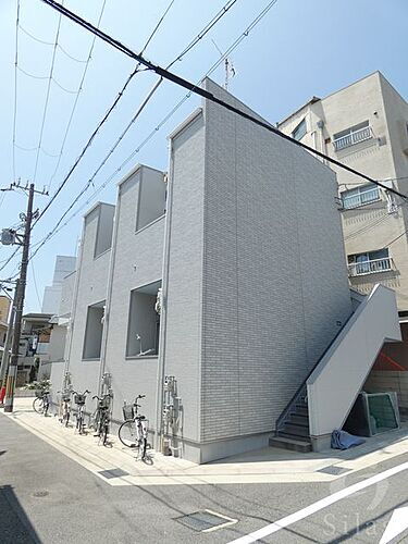 兵庫県尼崎市東難波町３丁目 2階建 築10年9ヶ月