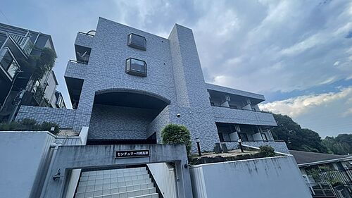 センチュリー川崎高津 地上3階地下1階建