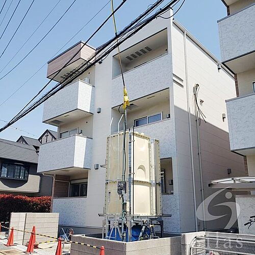 兵庫県西宮市甲子園口５丁目 3階建