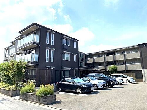 大阪府吹田市山田東４丁目 3階建 築11年10ヶ月