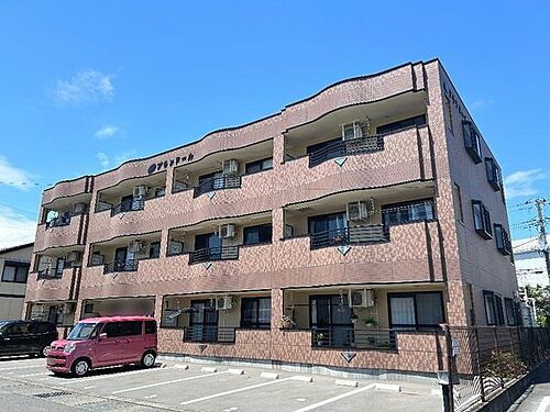 静岡県富士市青葉町 3階建