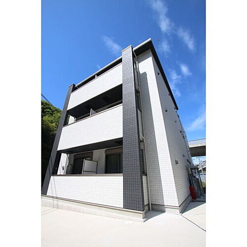 兵庫県神戸市須磨区妙法寺字道正川 3階建 築5年8ヶ月