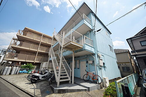 東京都八王子市大塚 3階建