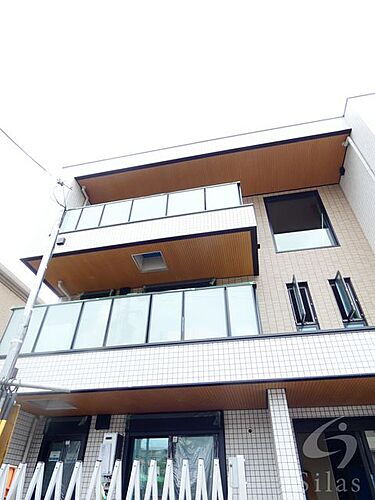 大阪府茨木市駅前３丁目 3階建
