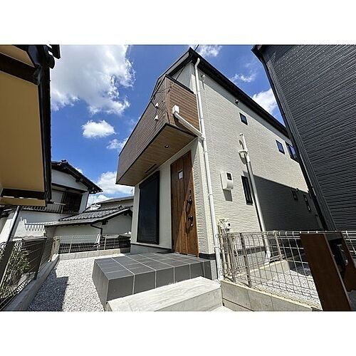 東京都多摩市連光寺１丁目 2階建 築2年5ヶ月