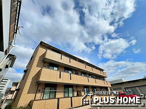 和歌山県和歌山市黒田 3階建