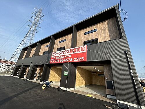 大阪府岸和田市箕土路町１丁目 2階建 