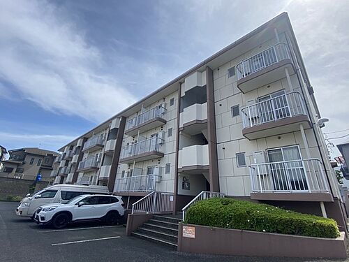 神奈川県伊勢原市池端 3階建 築33年2ヶ月