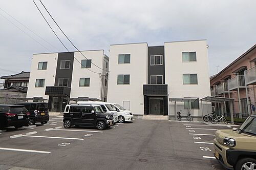 新潟県新潟市中央区紫竹山７丁目 築3年9ヶ月 3階建