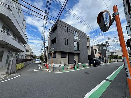 アンジュール新川崎 3階建