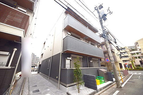 東京都多摩市落合１丁目 3階建
