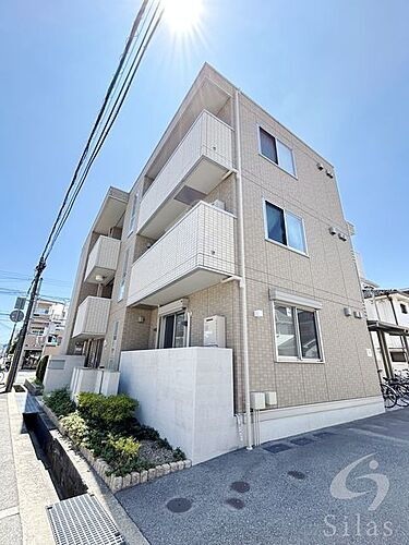 兵庫県西宮市甲子園五番町 3階建