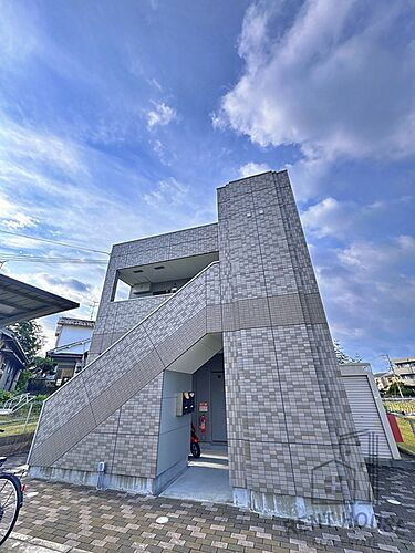 大阪府高石市取石３丁目 2階建 築8年8ヶ月