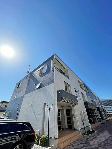 大阪府和泉市富秋町１丁目 築9年3ヶ月 3階建