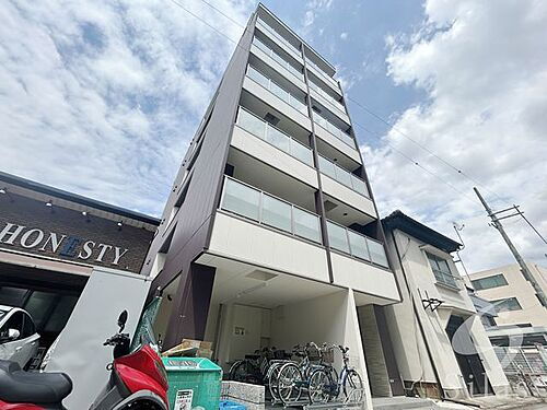 兵庫県西宮市鳴尾町３丁目 6階建