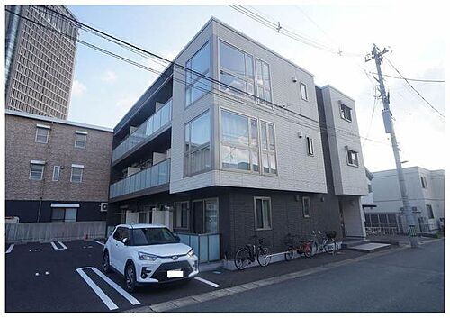 コア城南 3階建