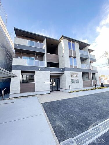 兵庫県尼崎市今福２丁目 3階建