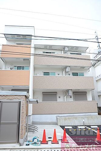 大阪府吹田市江坂町５丁目 3階建 築6年4ヶ月