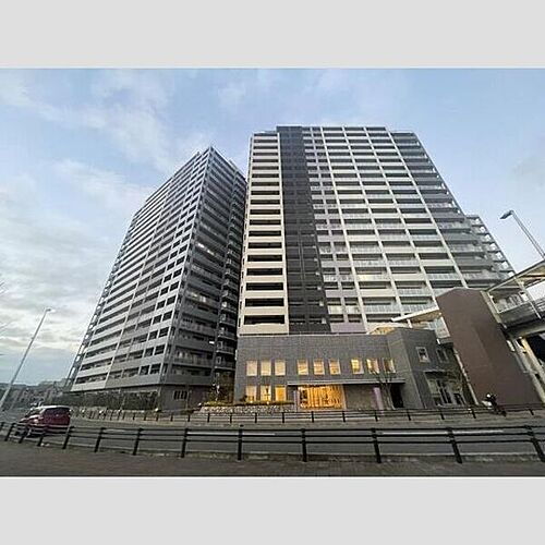 ビッグカーサ堺しらさぎ駅前ｔｏｗｅｒＤＤ