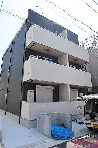 兵庫県尼崎市北大物町 3階建