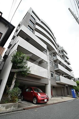 大阪府吹田市上山手町 7階建