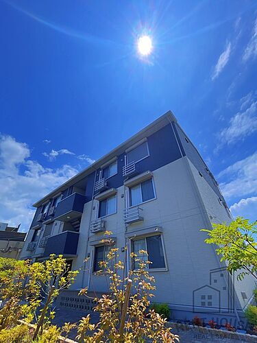 大阪府岸和田市八阪町１丁目 築3年7ヶ月 3階建