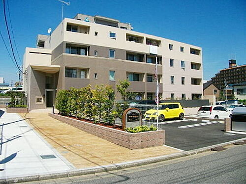 神奈川県藤沢市石川６丁目 4階建