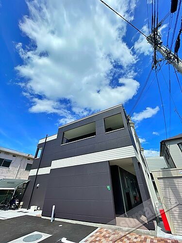 和歌山県和歌山市手平１丁目 2階建