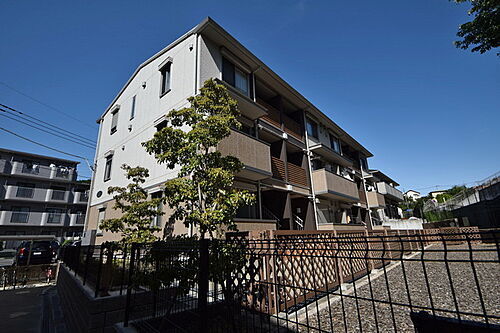 神奈川県川崎市麻生区上麻生５丁目 3階建 築9年5ヶ月