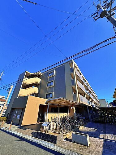 大阪府泉大津市東豊中町２丁目 築28年9ヶ月 4階建