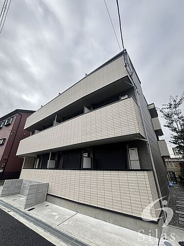 大阪府茨木市上中条１丁目  3階建