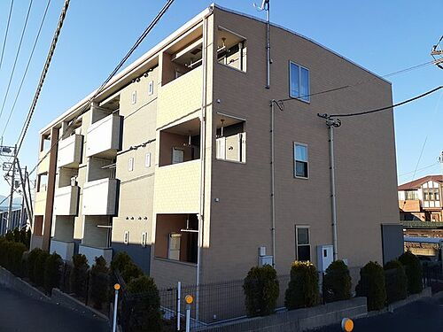 静岡県富士市今泉 3階建