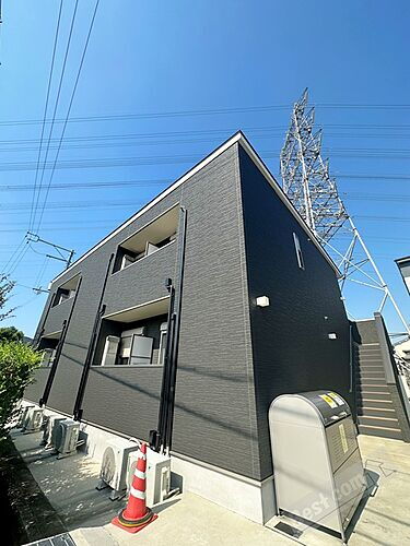 大阪府松原市東新町５丁目 2階建