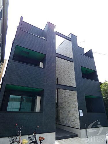 兵庫県西宮市甲子園町 築7年2ヶ月 3階建