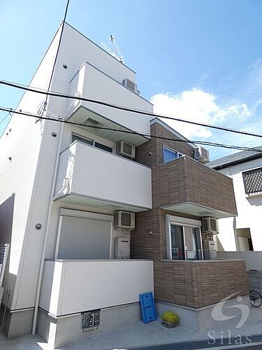 兵庫県西宮市上鳴尾町 3階建